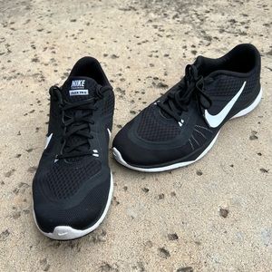 Black Nike Flex 8.5